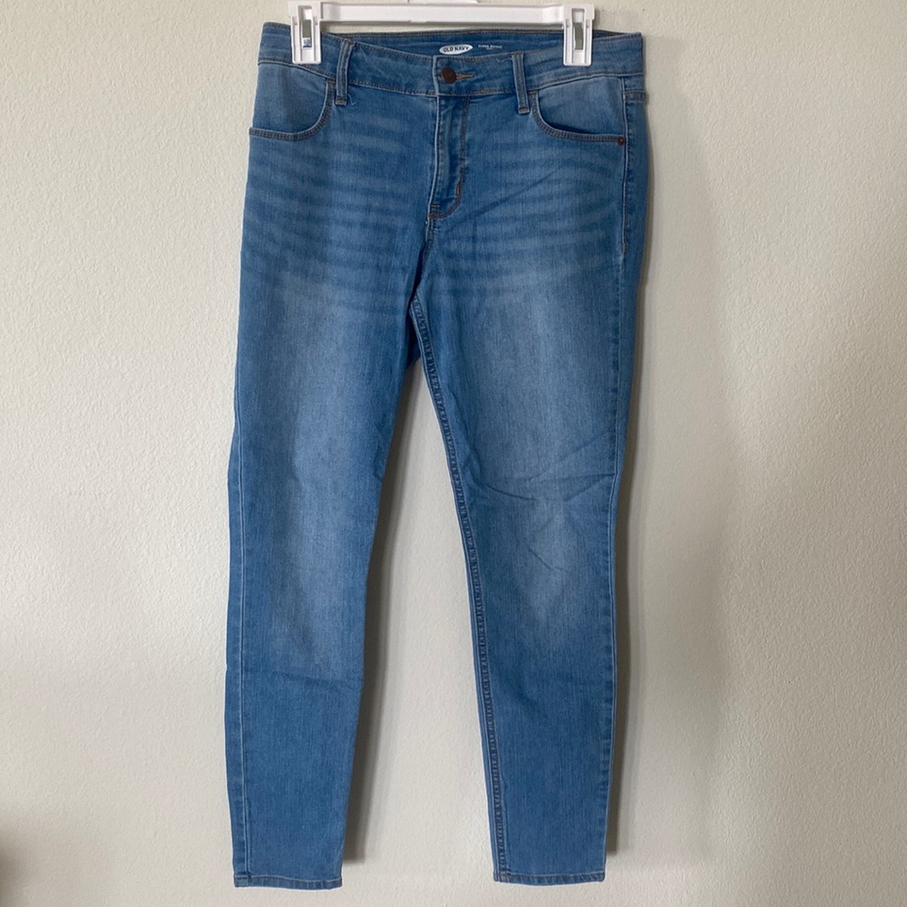 Old Navy Rockstar Super skinny ankle jeans size 6